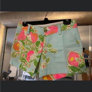 Lilly Pulitzer Callahan shorts size two 2 excellent condition